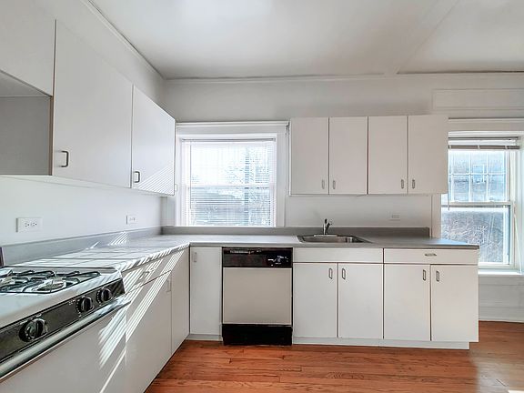 4th image of 4600 N Lincoln Ave #231003