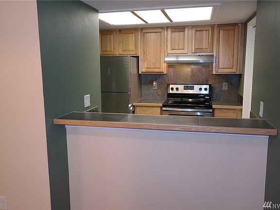 5th image of 14620 NE 31st St #102