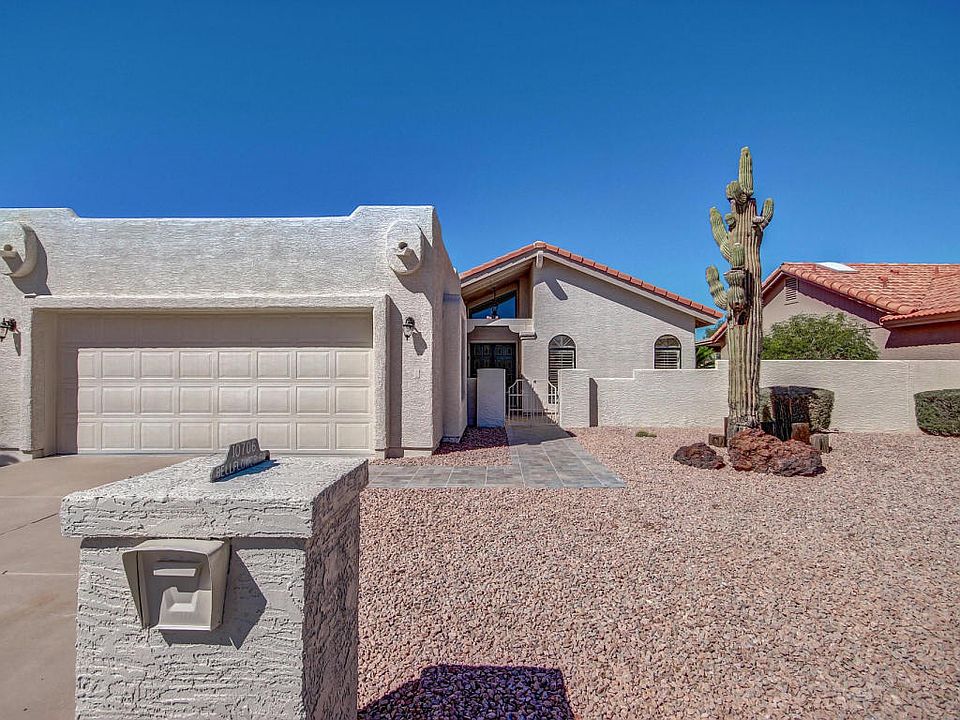 1st image of 10706 E Bellflower Dr