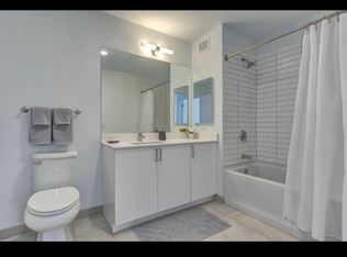 332 S Halsted St, Chicago, IL 60607