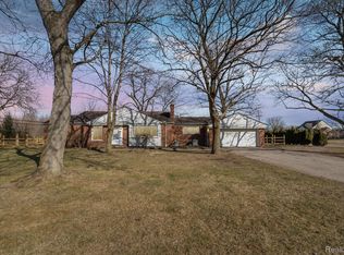 20905 Gudith Rd, Brownstown, MI 48183