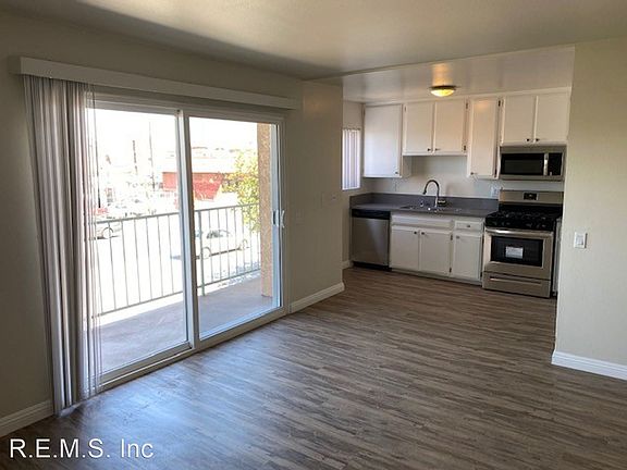 3rd image of 860 W 165th Pl APT 104