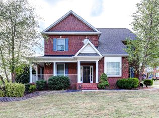 8100 Gate Manor Ln, Powell, TN 37849