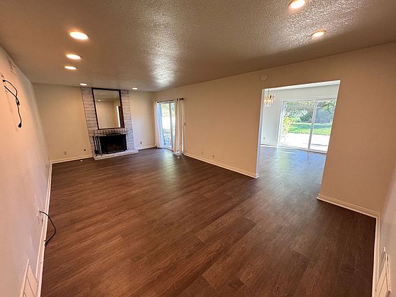 4th image of 702 Skyline Ave