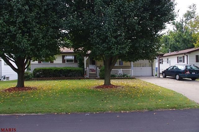 1st image of 1870 Violet Dr