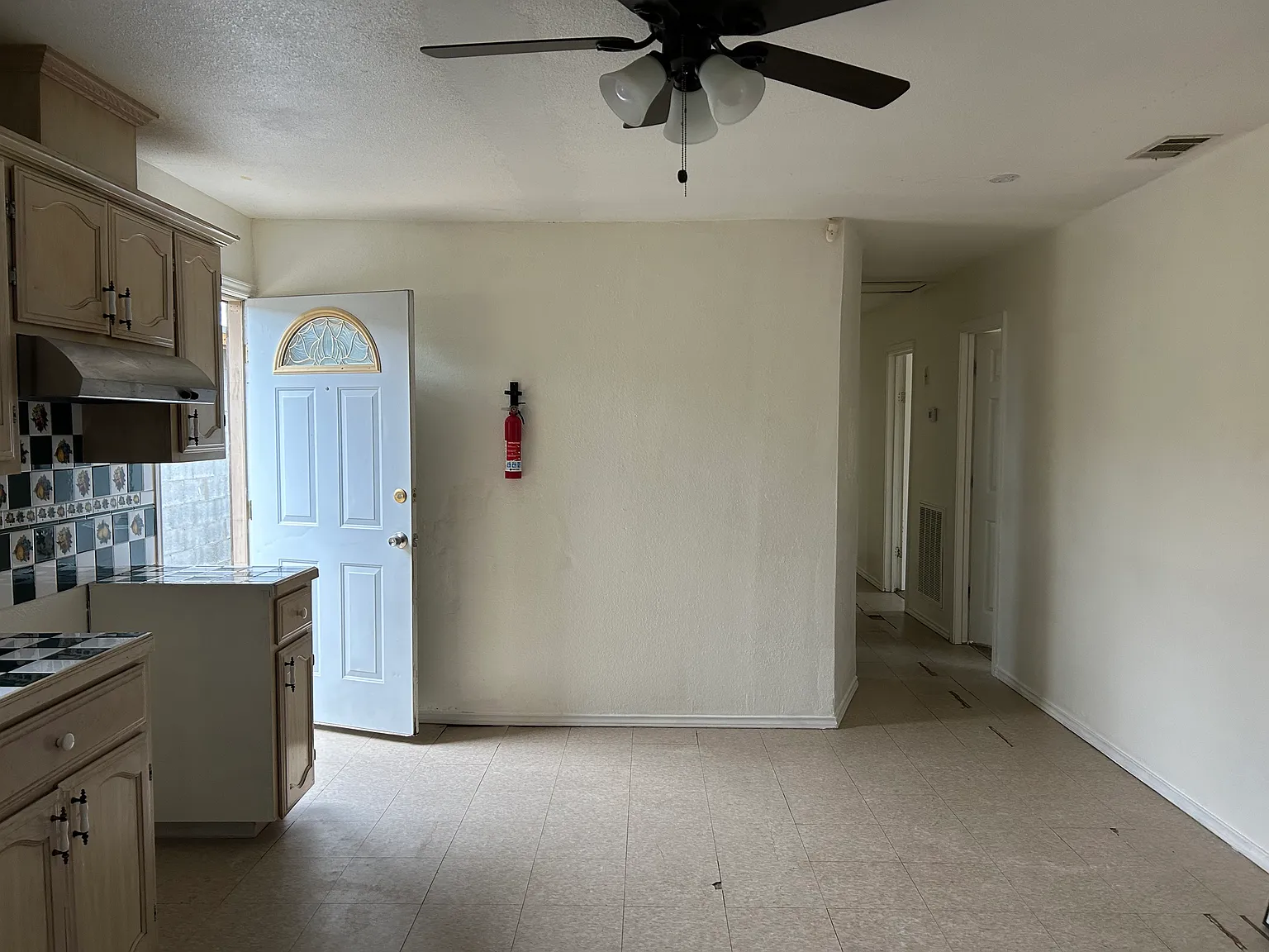 3 bed, 1000 sqft, $1,175 — Photo 3