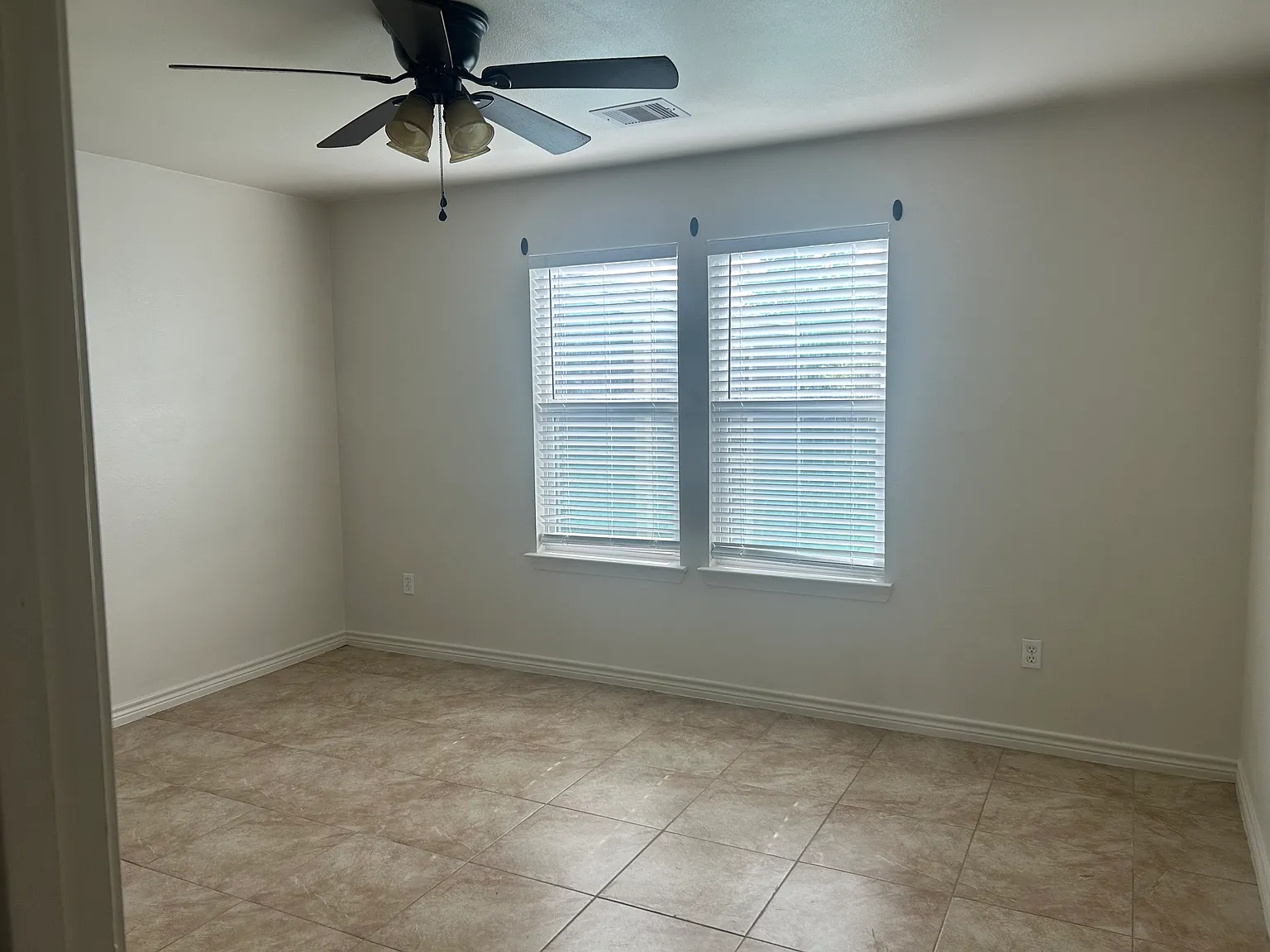 2 bed, 1050 sqft, $1,500 — Photo 3