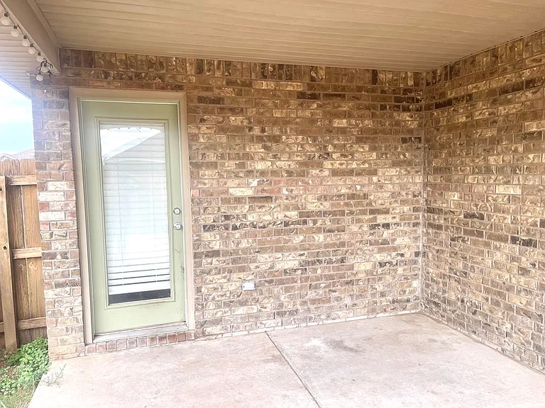 9918 Lamar Ave — Photo 17