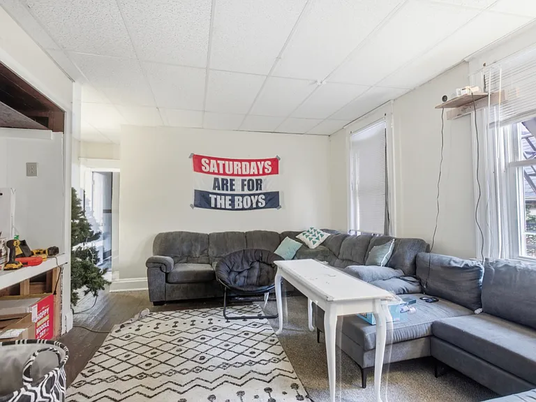 2342 Stratford Ave — Photo 14