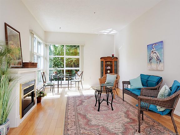 2nd image of 455 Kingston St #106