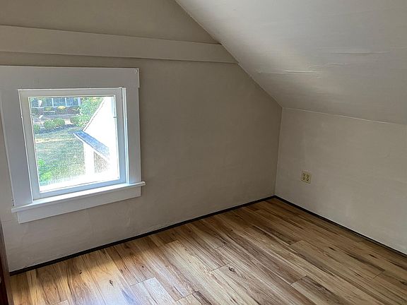 Laundry/Pantry window