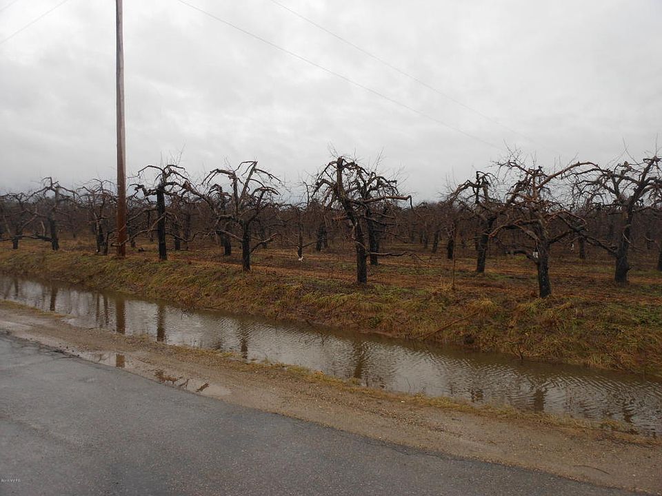 2nd image of 9869 Lauer Rd