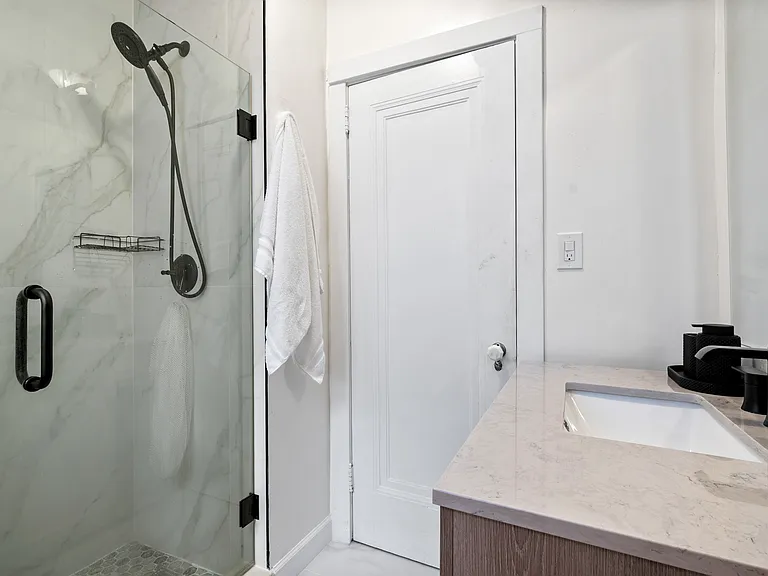 5507 N Artesian Ave #1 — Photo 31