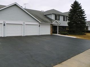 1467 Fairlane Dr APT 1-A, Schaumburg, IL 60193