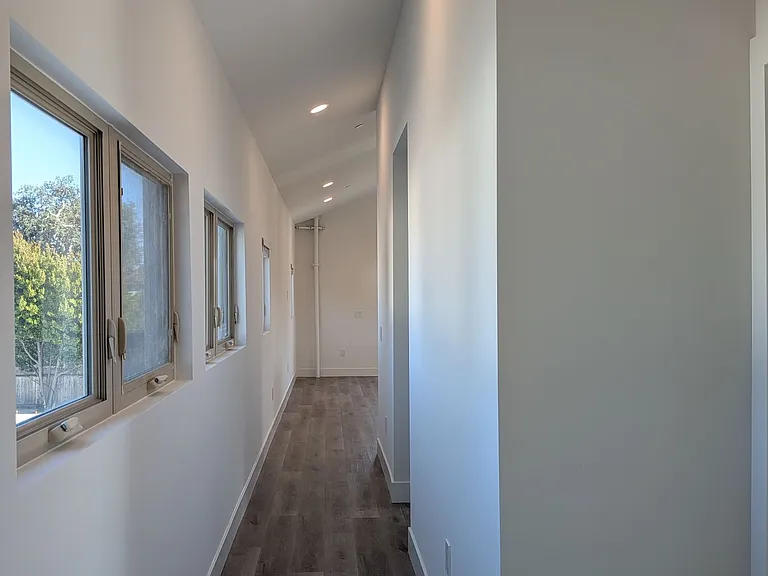 312 S Halcyon Rd #C — Photo 6