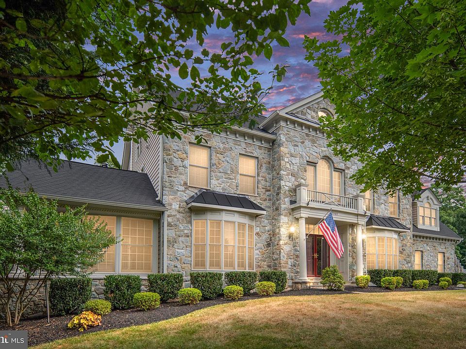 1st image of 5560 Shawbrook Ct