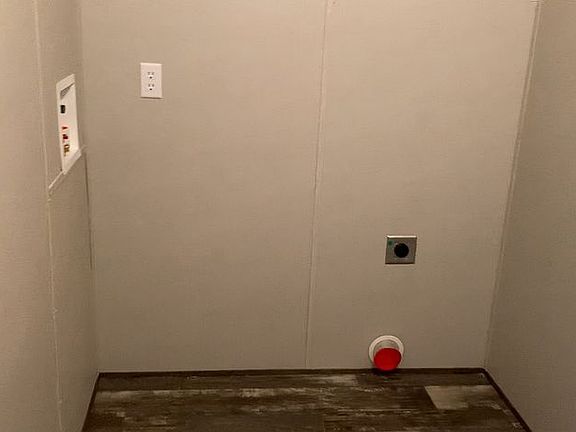 Laundry with W/D hookups