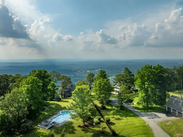 401 Woodmont Road, Hopewell Junction, NY 12533