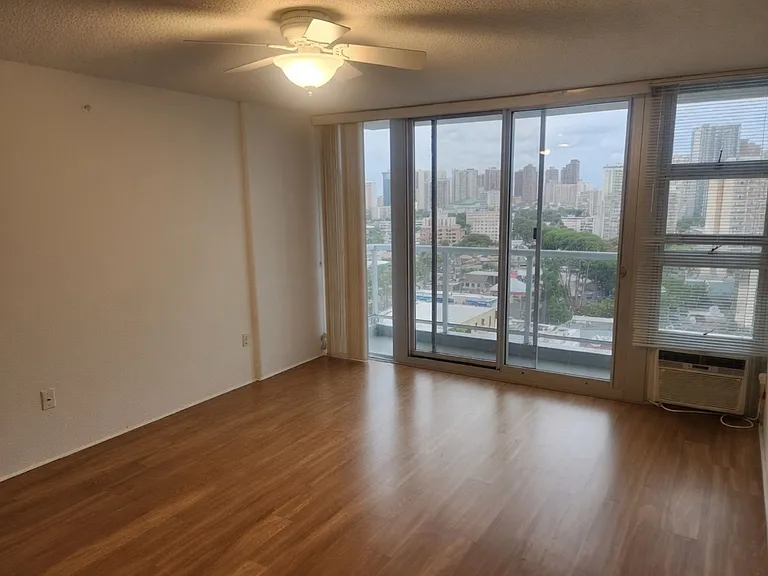 1315 Kalakaua Ave #1406 — Photo 2