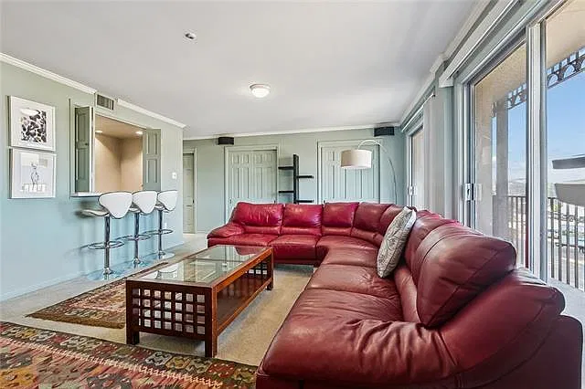 2 bed, 2.0 bath, 1350 sqft, $2,200 — Photo 3