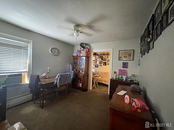 3rd image of 217 Chestnut Pl
