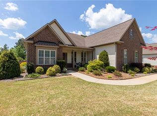 107 Waltzing Vine Ln, Williamston, SC 29697