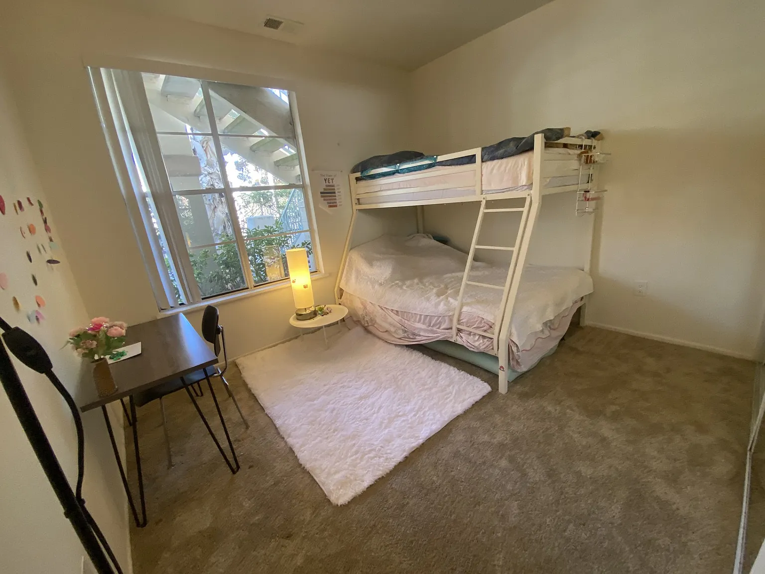 2 bed, 950 sqft, $1,350 — Photo 3