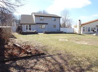231 Seminole Ln, Green Bay, WI 54313