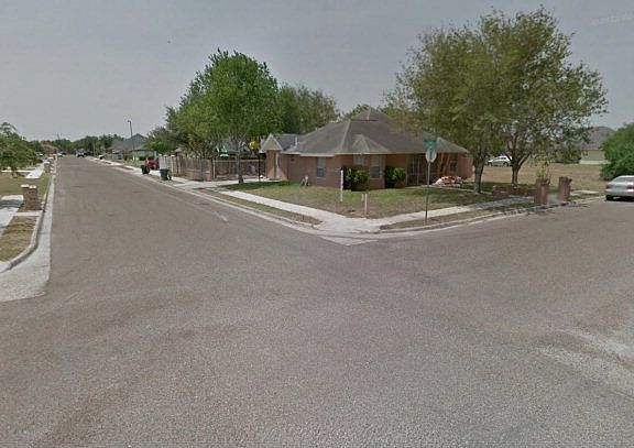 2nd image of 2106 Fresno St