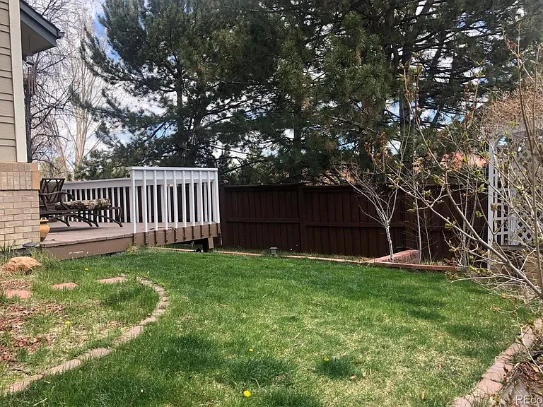 15581 Flowerhill Cir — Photo 22