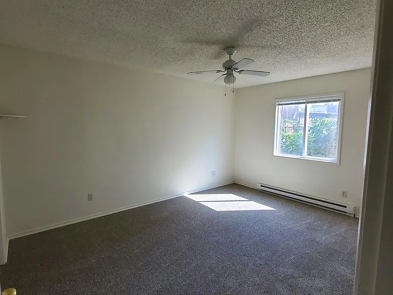 527 Washington St #7 — Photo 9