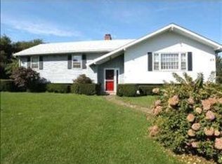 40 Robin Rd, Portsmouth, RI 02871