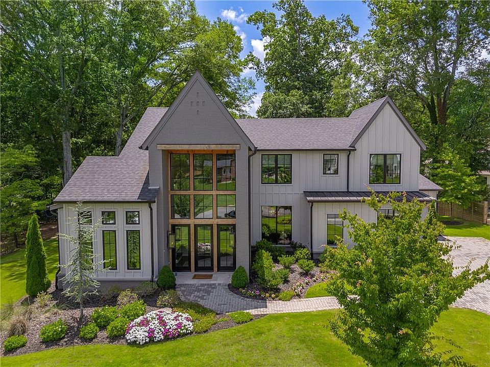 1st image of 135 Mayfield Cir