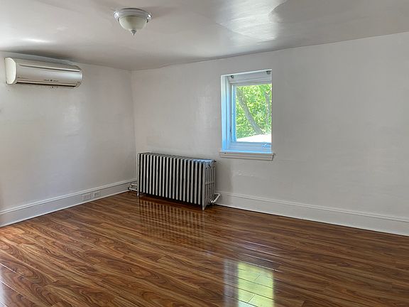 4th image of 4415 Baltimore Ave #4