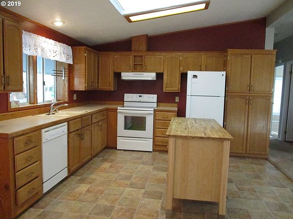 2nd image of 18200 S Silverwood Dr