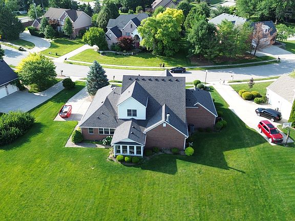 2nd image of 3268 Hawthorne Dr