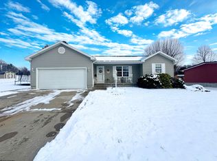 61 Hickory Dr, Fairmont, WV 26554