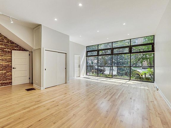 4th image of 1642 W Bryn Mawr Ave #1