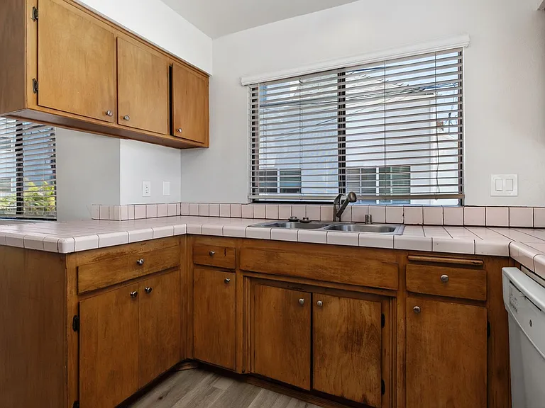 829 San Jose Pl #829 — Photo 9