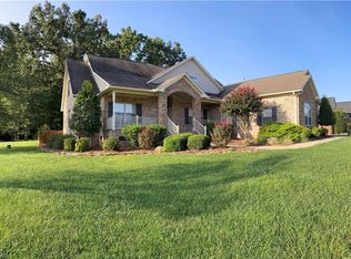 6469 Planters Pl, Thomasville, NC 27360