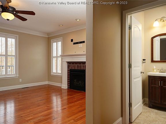 5th image of 505 Wynterhall Ln