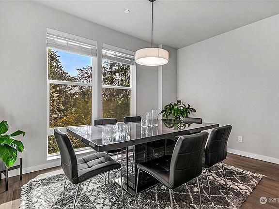 4th image of 13717 Admiralty Way #K1