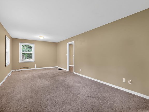 5th image of 9804 Greenlee Rd