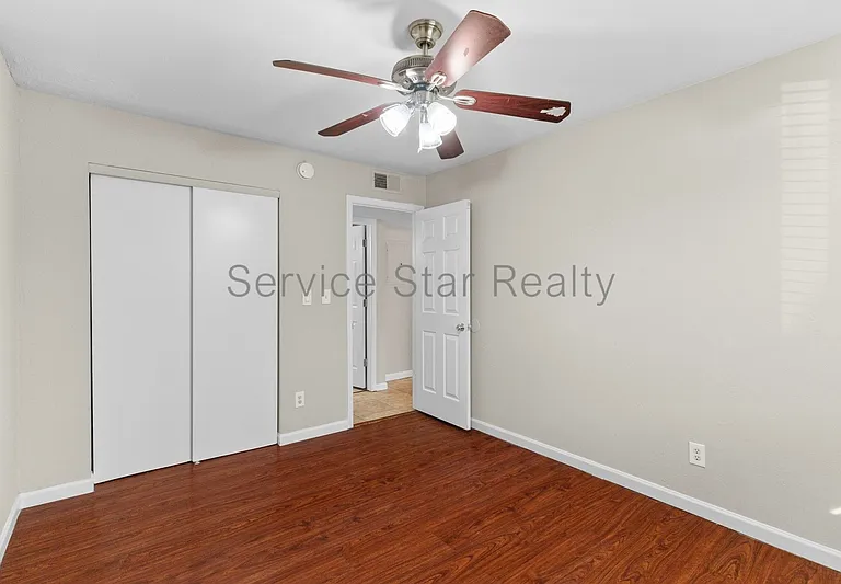16602 N 25th St #109 — Photo 11