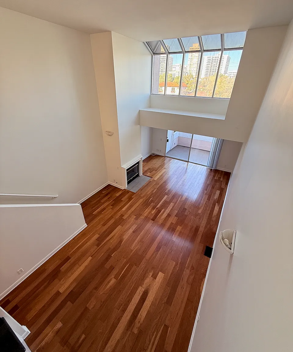 2 bed, 3.5 bath, 1975 sqft, $5,750 — Photo 3