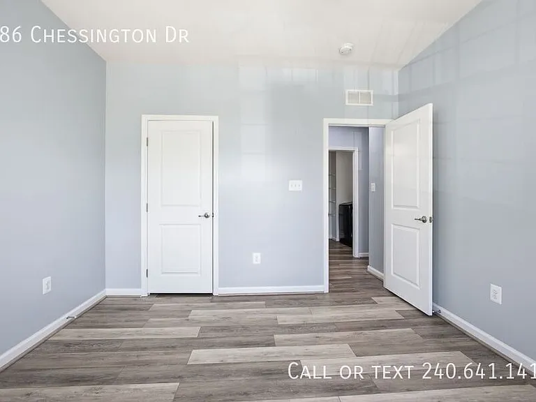 386 Chessington Dr — Photo 12