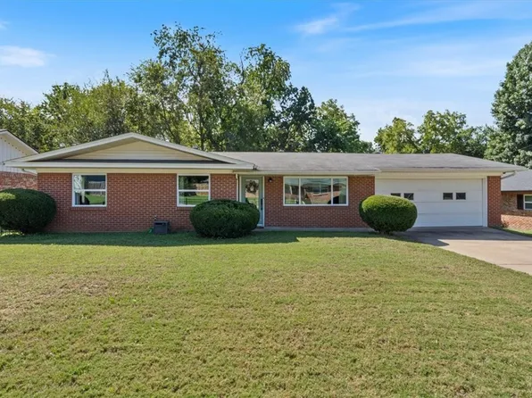 209 Sanders Ave, Springdale, AR 72764