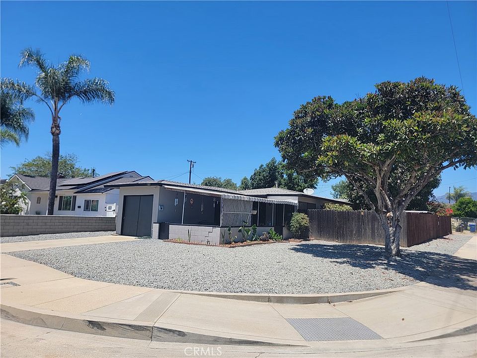 1st image of 295 E Grevillia St