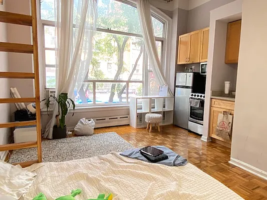 Rented by Beekman Street Realty | media 18