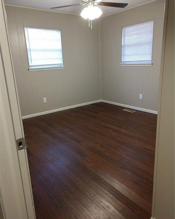 1st image of 9 Ipswich Dr